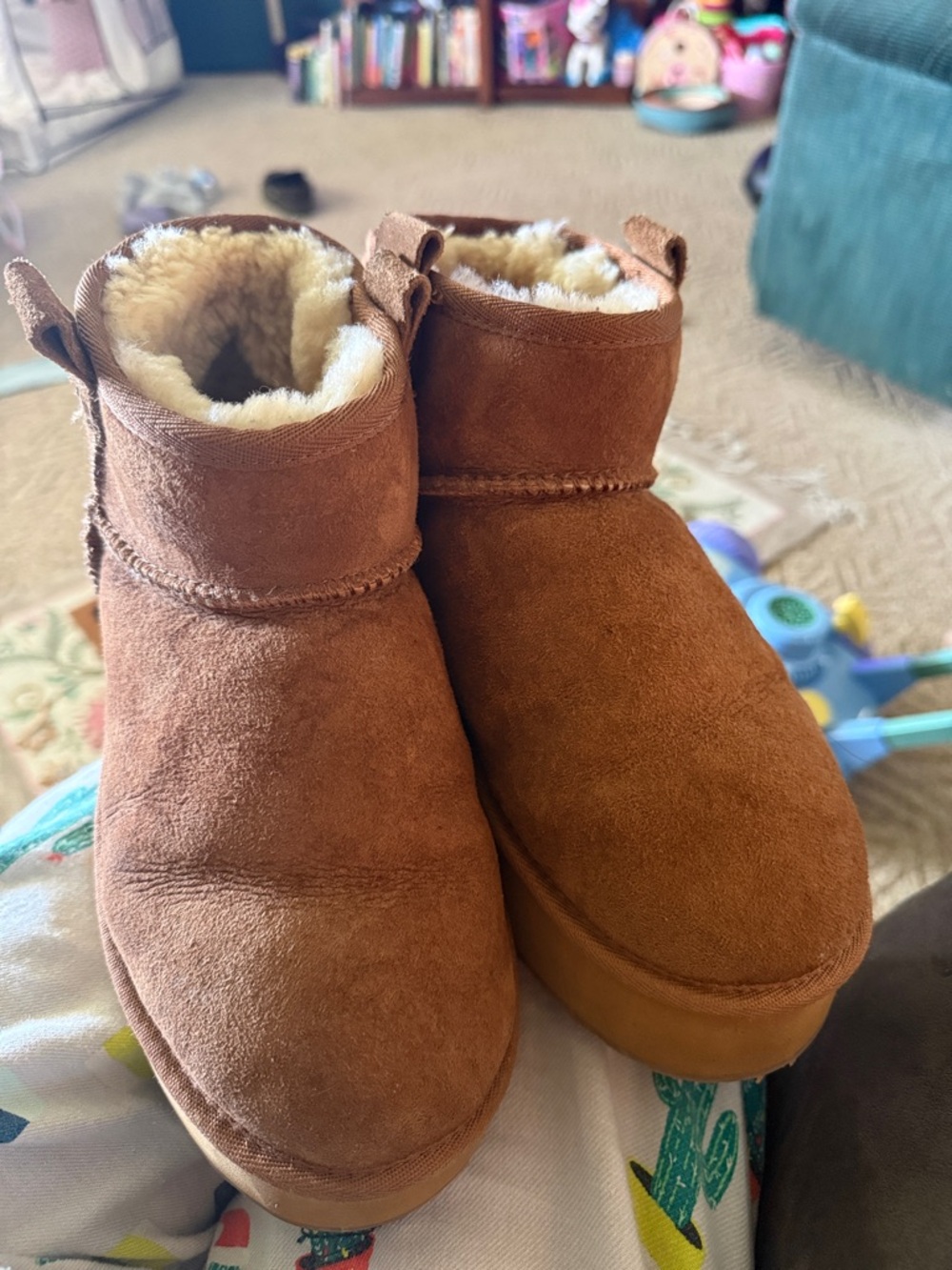 EMU Australia platform boots